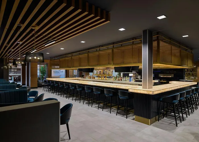 Chicago Marriott Northwest Hotel 4*