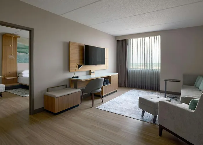 Hotel Chicago Marriott Northwest 4*